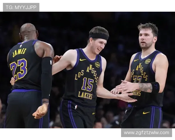 斯玛特分享与东契奇对抗经历感叹能做队友真是太棒了